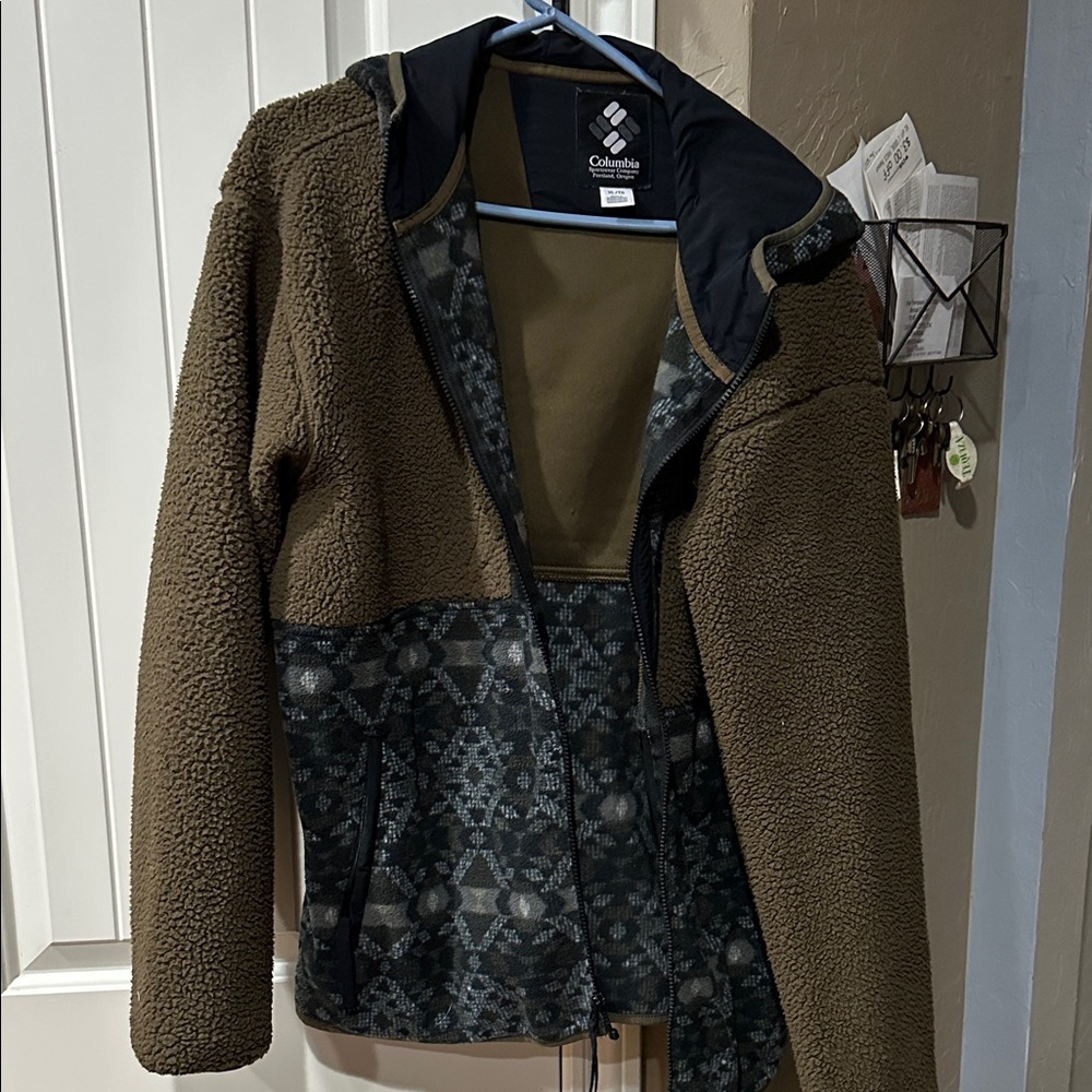 Columbia Men’s Olive and Black Teddy Jacket